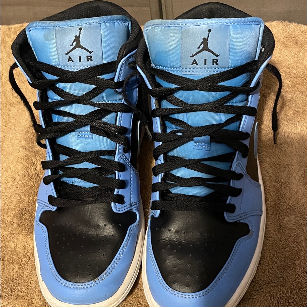 Jordan University Blue1 Mid Black